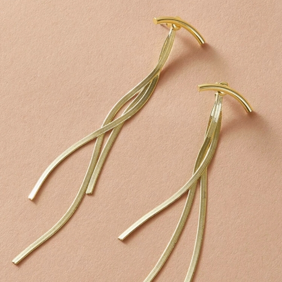 *Audrey* Bar and Chain Earrings - Picture 5 of 6